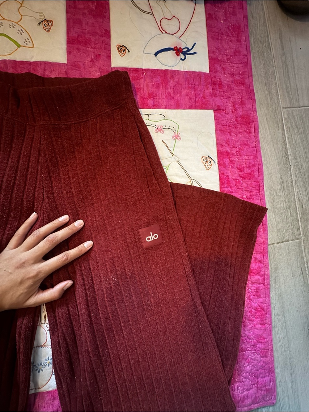 ALO Yoga ribbed wide-leg pants in deep burgundy/cranberry 🍇🍇